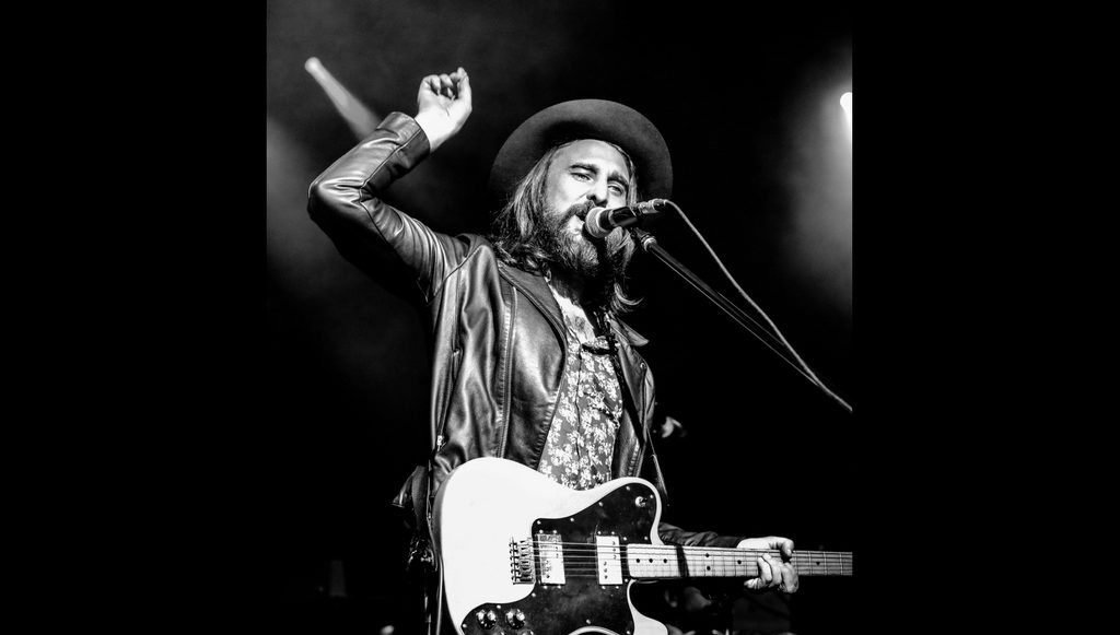 Music Video Premiere: Jet Frontman Nic Cester's 'Eyes On The — Boss Hunting