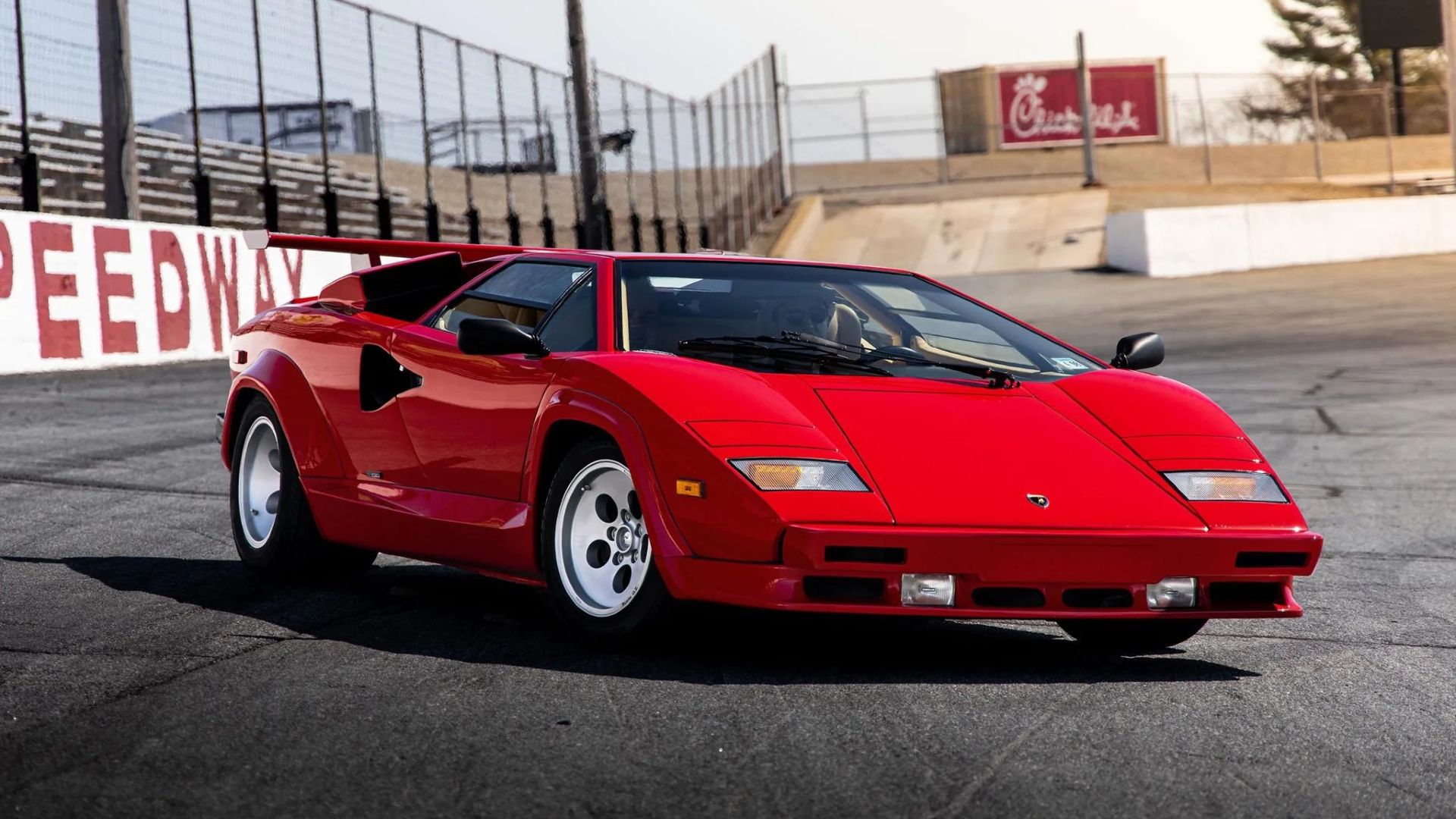 自動車 Lamborghini Countach 5000 quattrovalvole Rare Lamborghini Countach 5000 Quattrovalvole Hits The Aucti