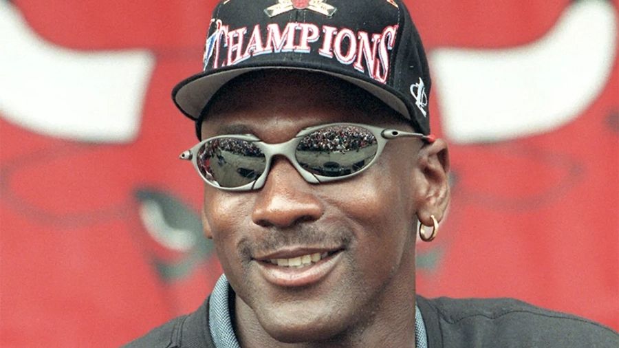Oakley ポスター Michael Jordan eye jacket Oakley Is Reviving Michael Jordan's Favourite Sunnies — Boss Hunting