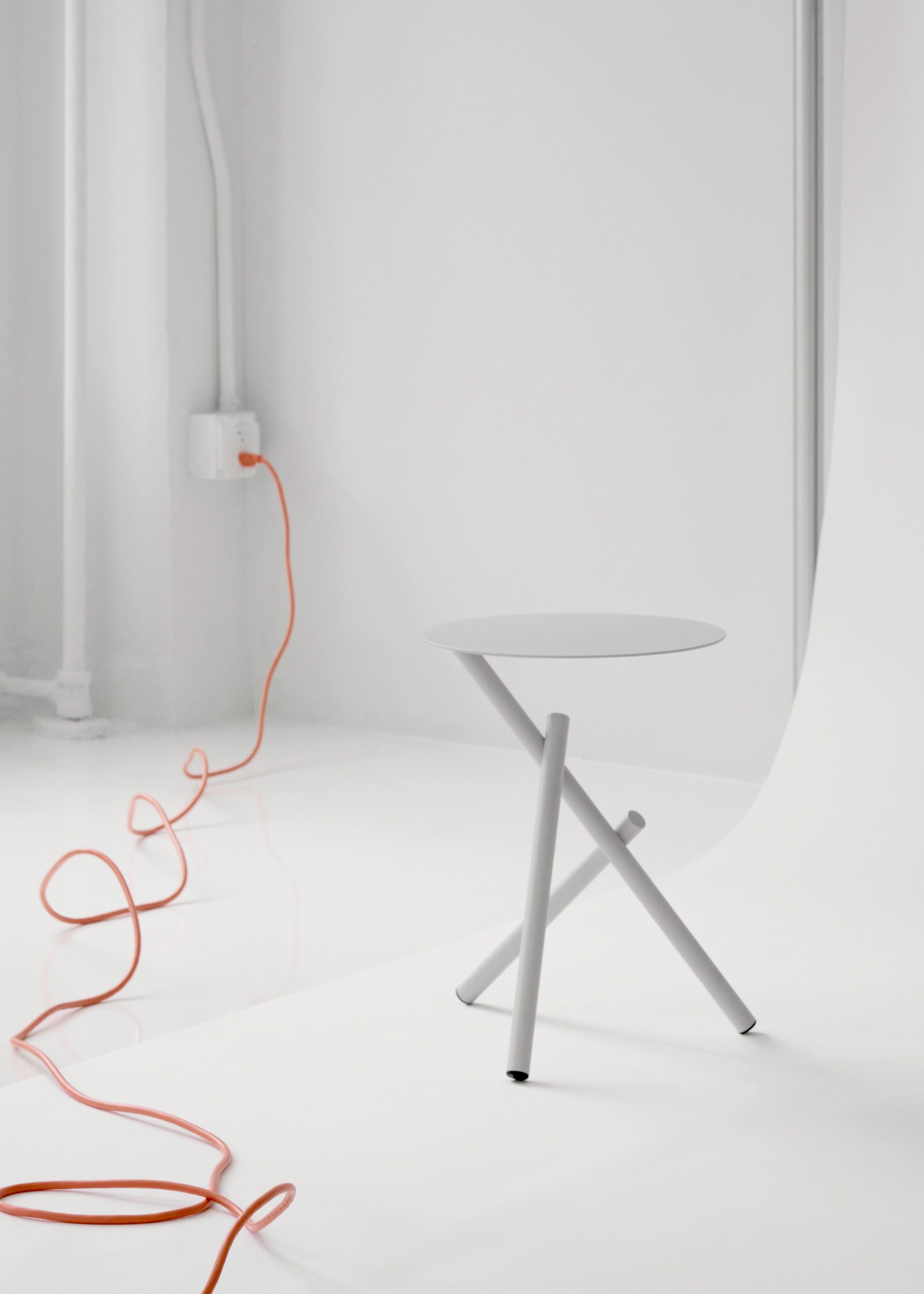 Sticks table in White