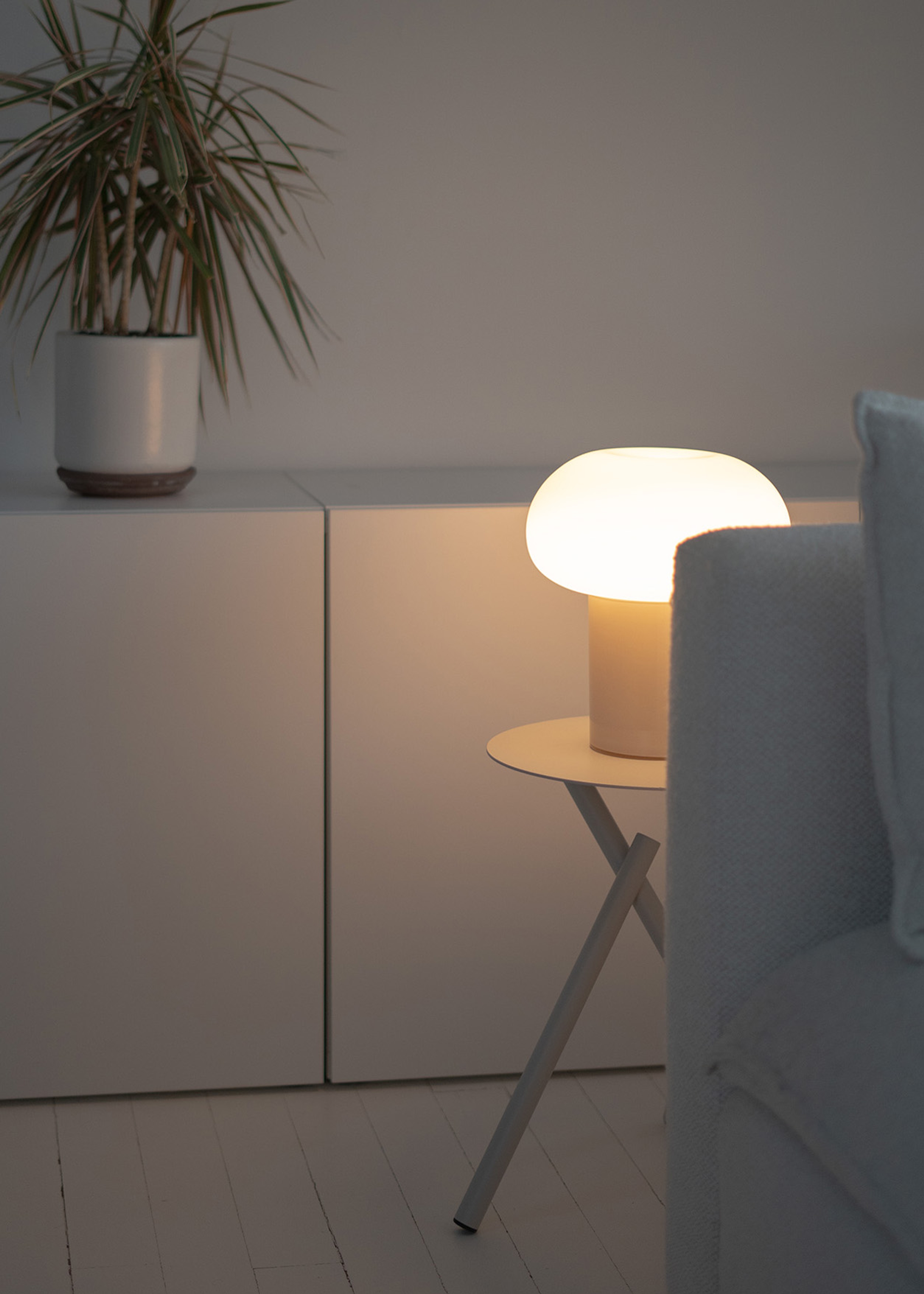 Sticks table in white