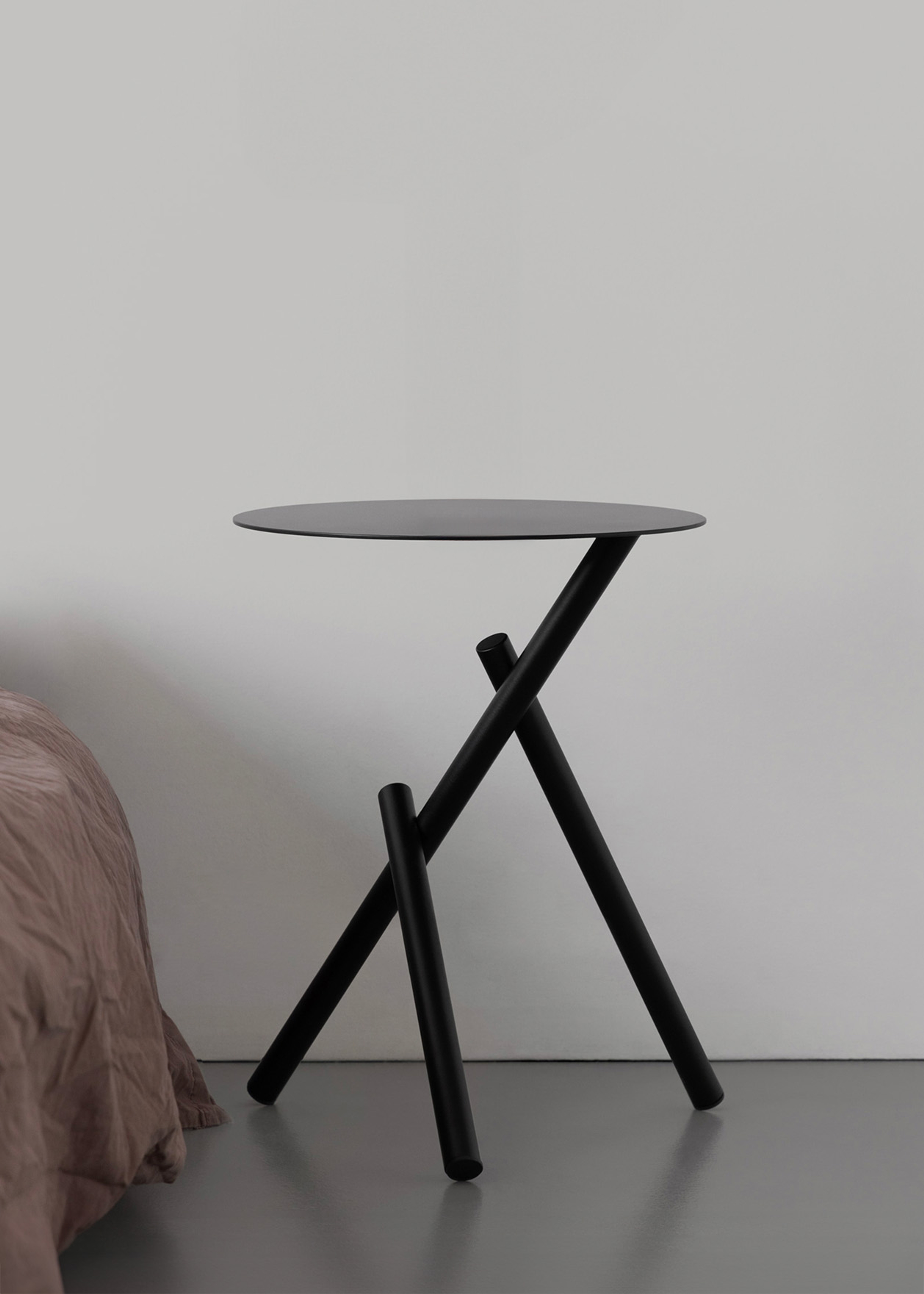 Sticks table in black