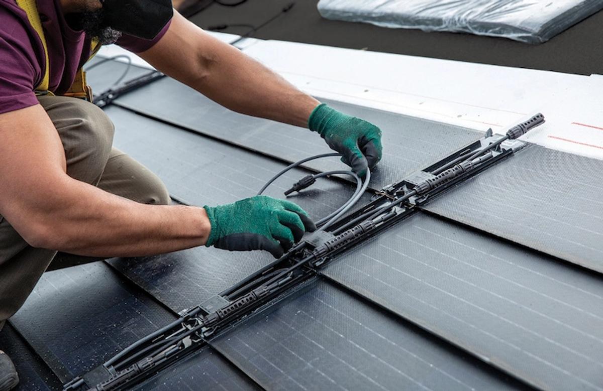 Installation af solcelletagsten