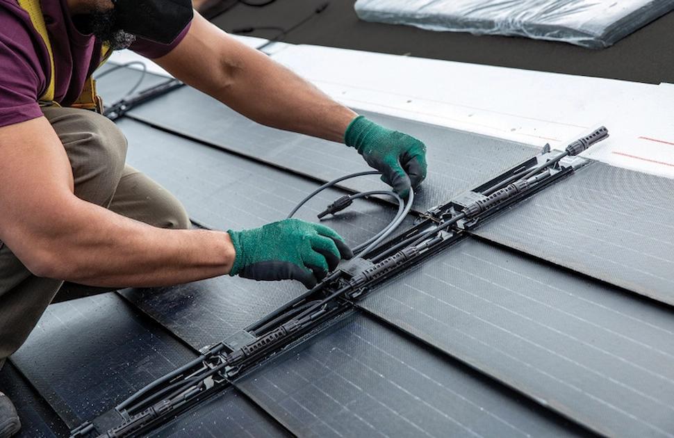 Installation af solcelletagsten