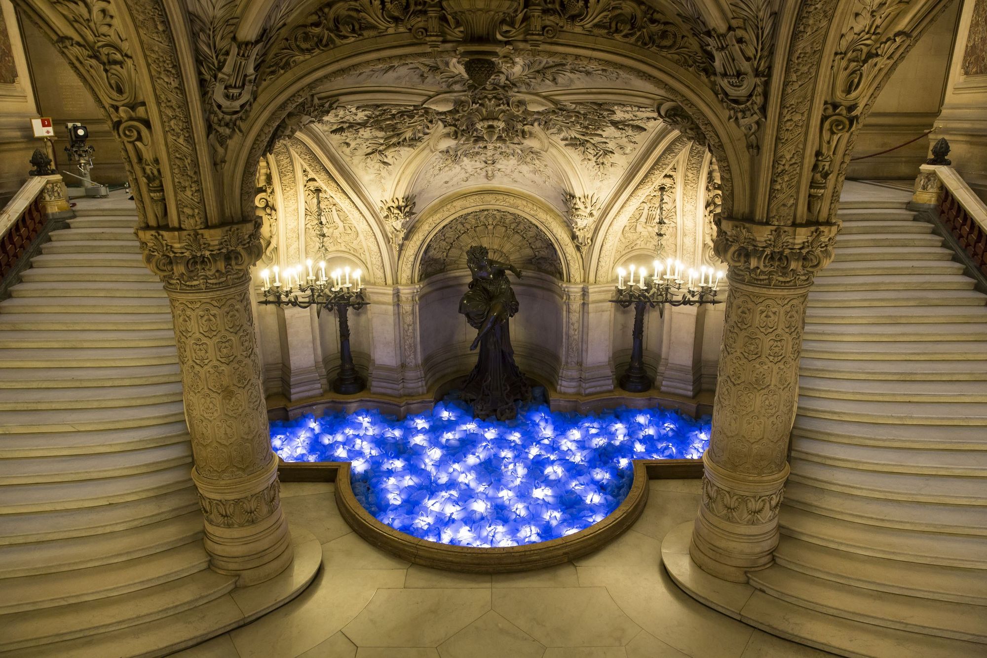 UC-98 RGB Water lights — vue d'ensemble Bassin de la Pythie, Opéra Garnier (2016)