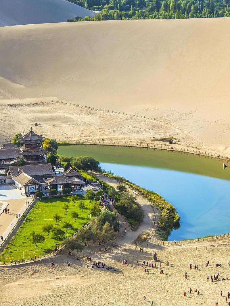 Visit Zhangye’s Big Buddha Temple and the world-famous Colorful Danxia Geopark, followed by Dunhuang’s Mogao Grottoes and camel rides in the Mingsha Desert. 