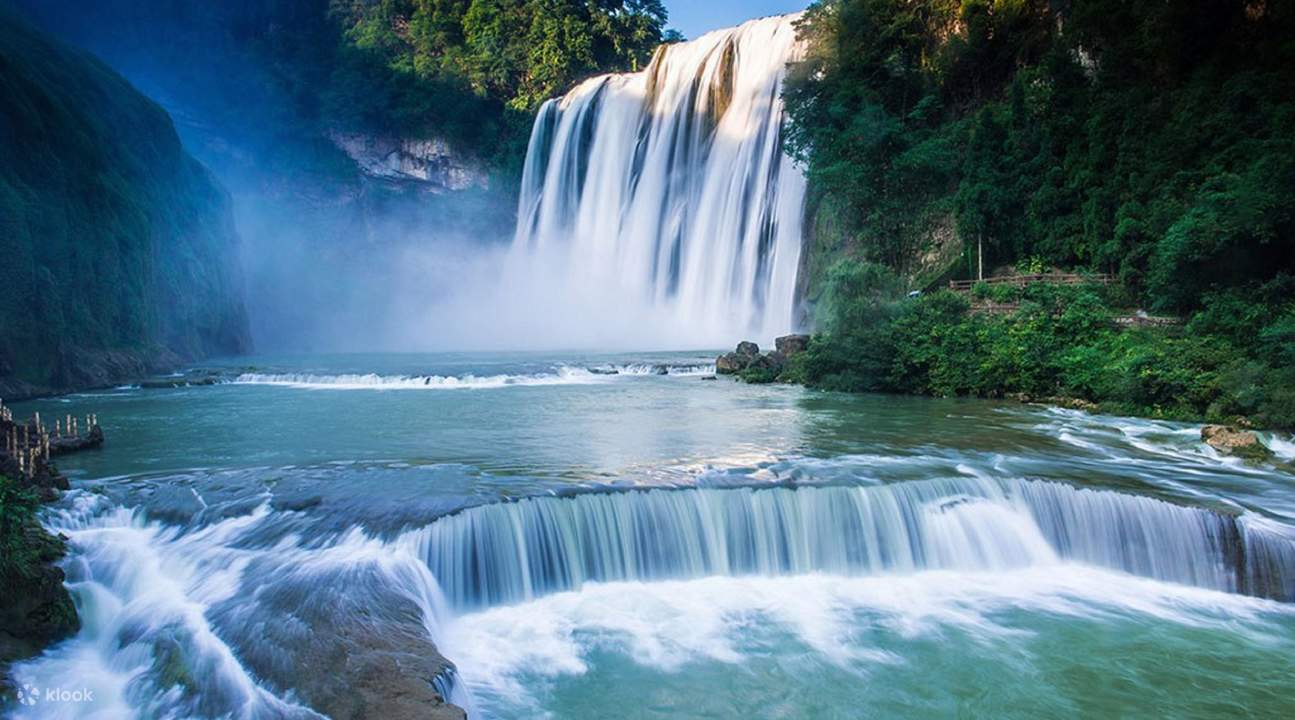 Day 1: Singapore ✈ Guiyang - Anshun ( L/D) 