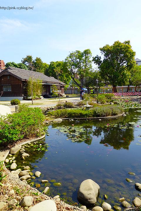 Explore the nostalgic Japanese-style Hinoki Village.