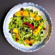 Grilled Peach & Arugula Salad