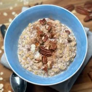 Slow Cooker Gingerbread Oatmeal