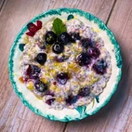 Lemon Blueberry Cheesecake Overnight Oats