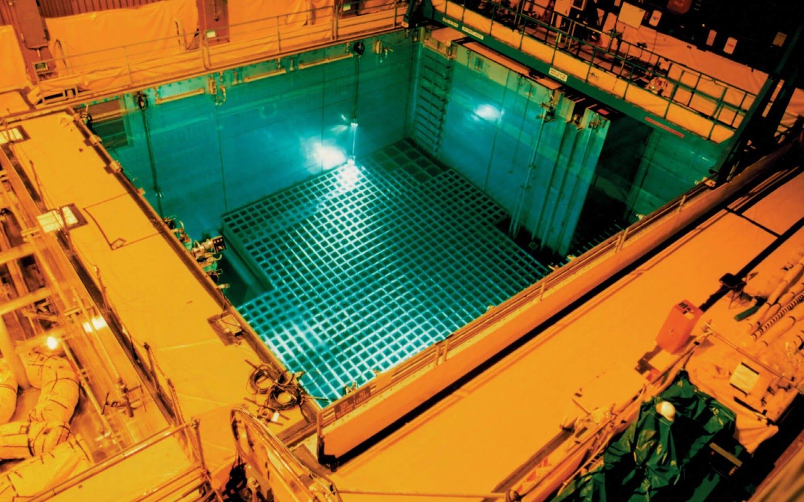 Pool for nuclear waste - Isodope FAQS