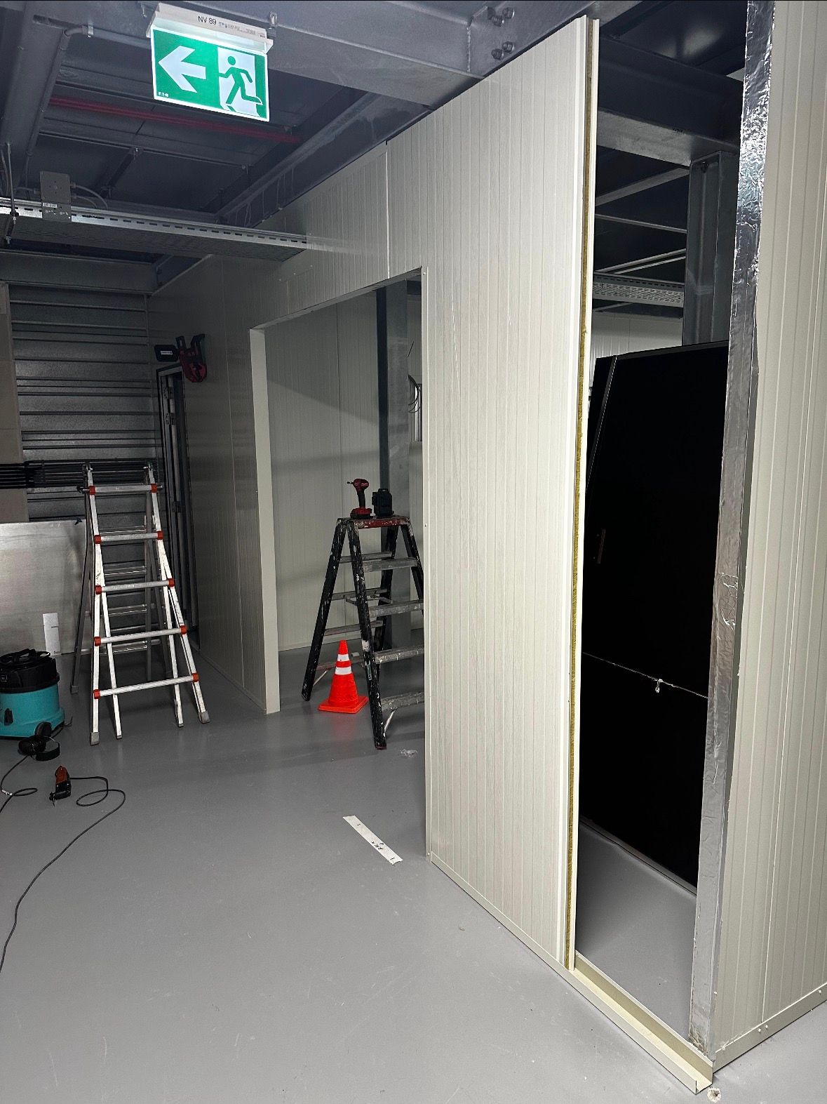 Datacenter 08 — Amsterdam