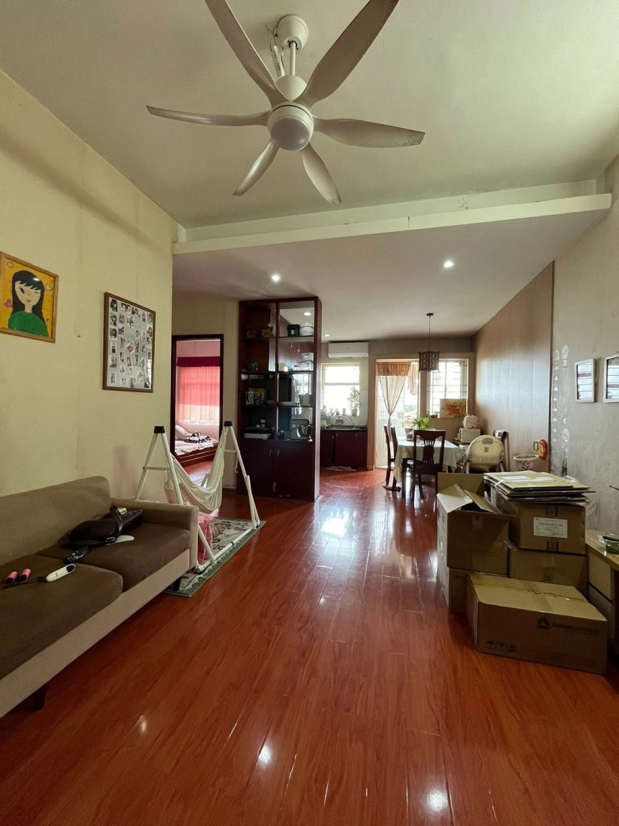Cải tạo căn hộ 72m² sau 15 năm sử dụng - Hiện trạng phòng khách trước cải tạo, ảnh 01