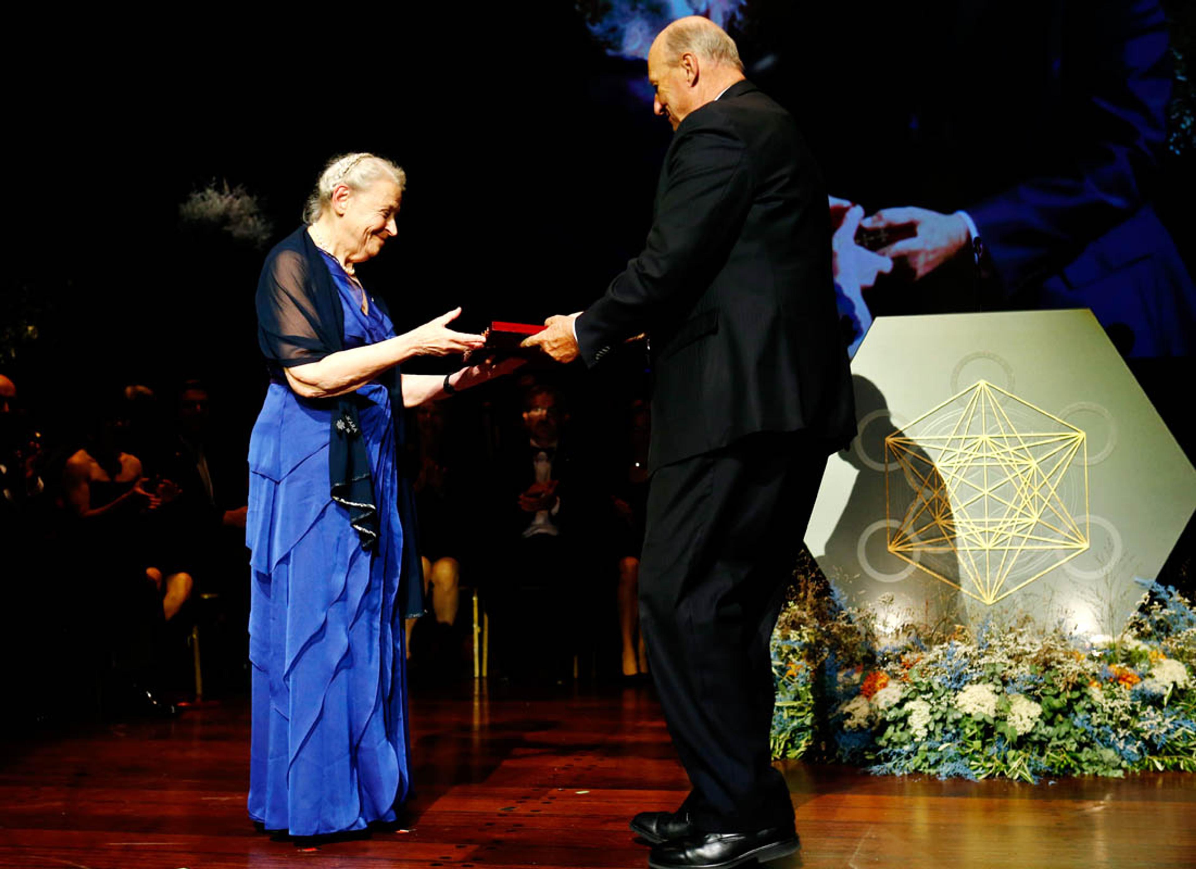 Mildred S. Dresselhaus receives the Kavli Prize from His Royal Highness King Harald at the Oslo Concert Hall