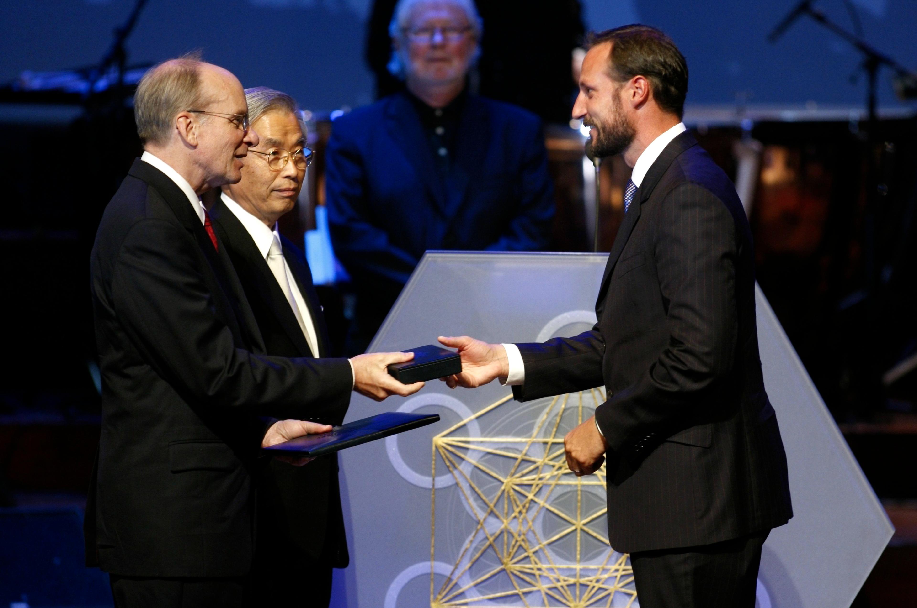 His Royal Highness Crown Prince Haakon presented the 2008 Kavli Prize in nanoscience