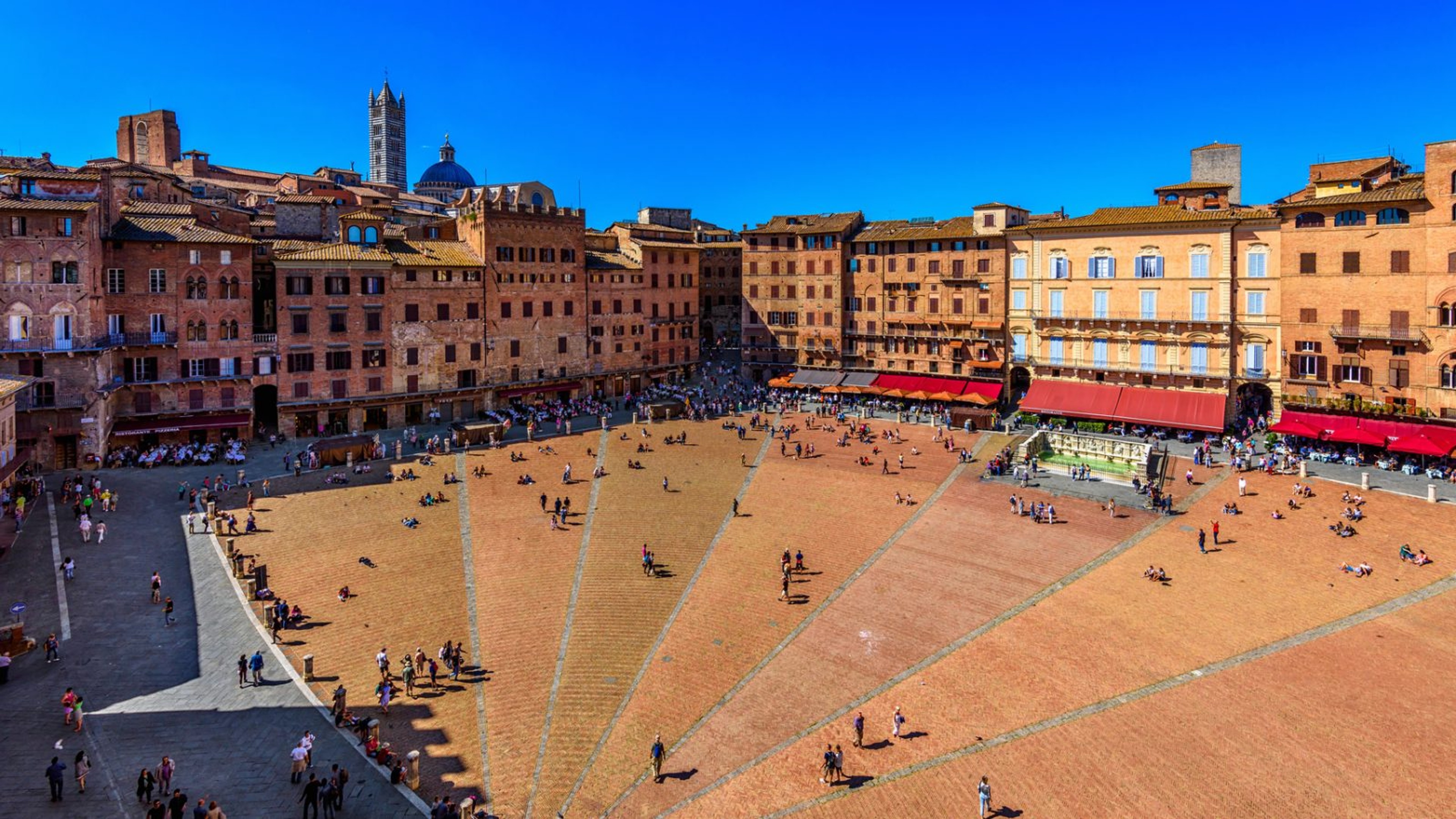 Piazza del Campo i Siena, Europas flotteste middelaldertorg