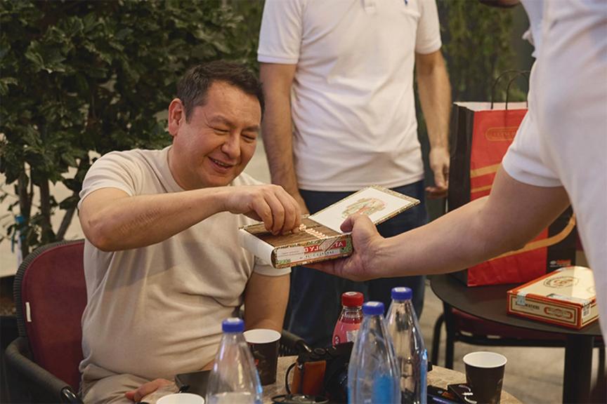 Новая традиция для ценителей сигар, стейков и вина: вечера Steak & Cigar Nights в Ташкенте