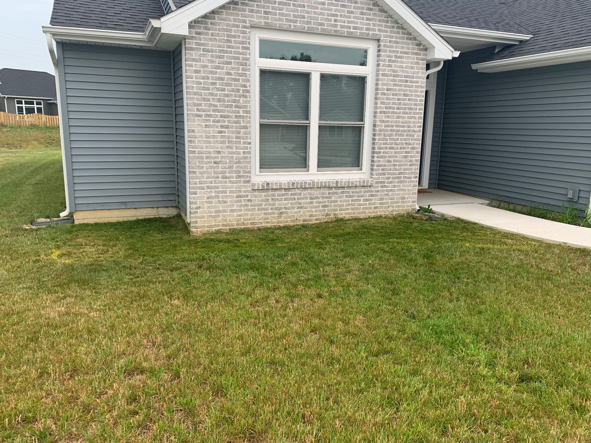 Front of house no landscaping