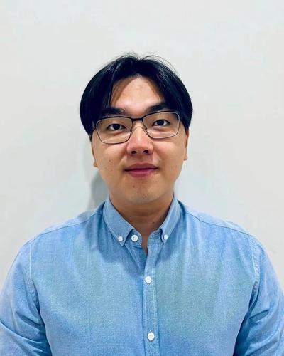 Dr Daniel Hwang