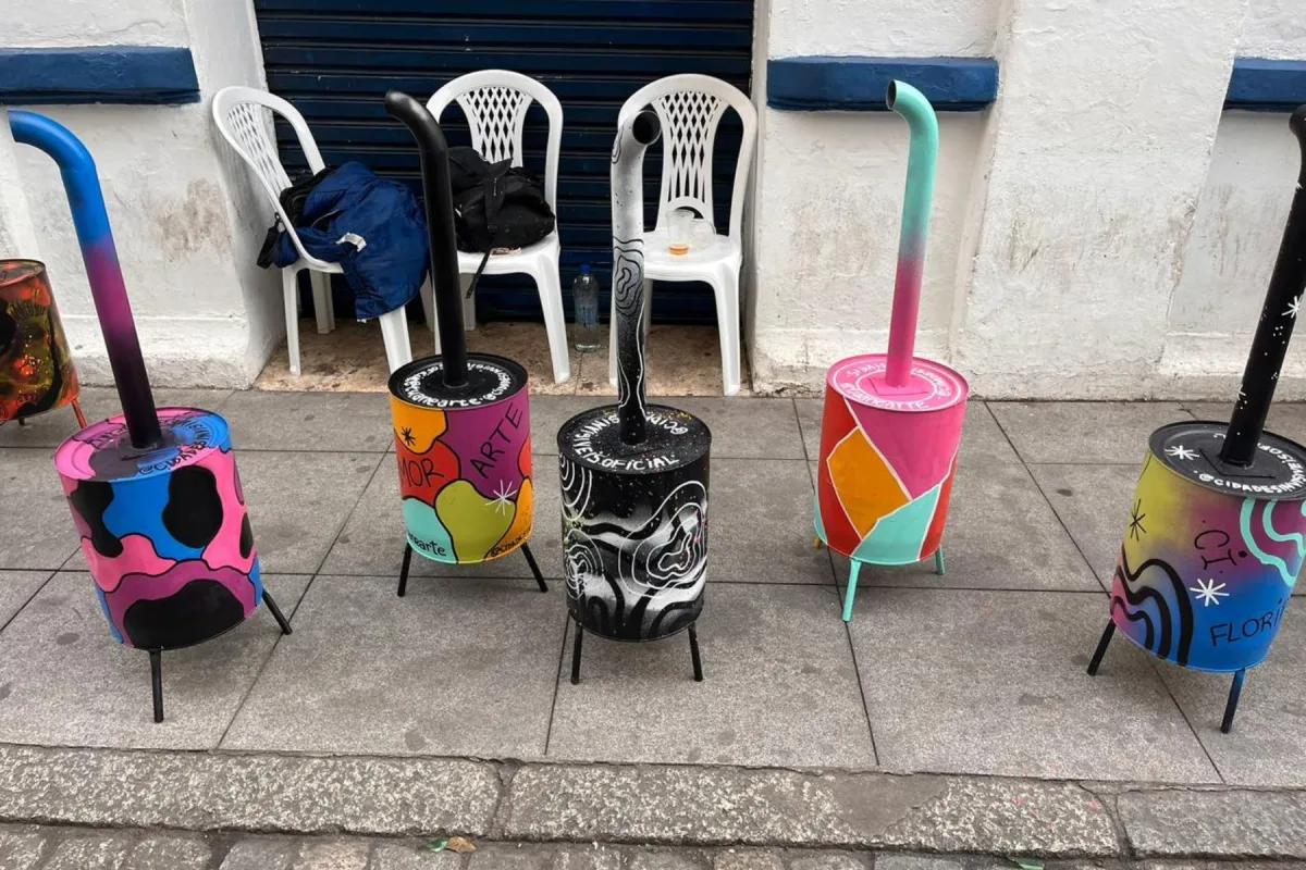 Bituqueiras pintadas para a ação CDL + Cidades Invisíveis