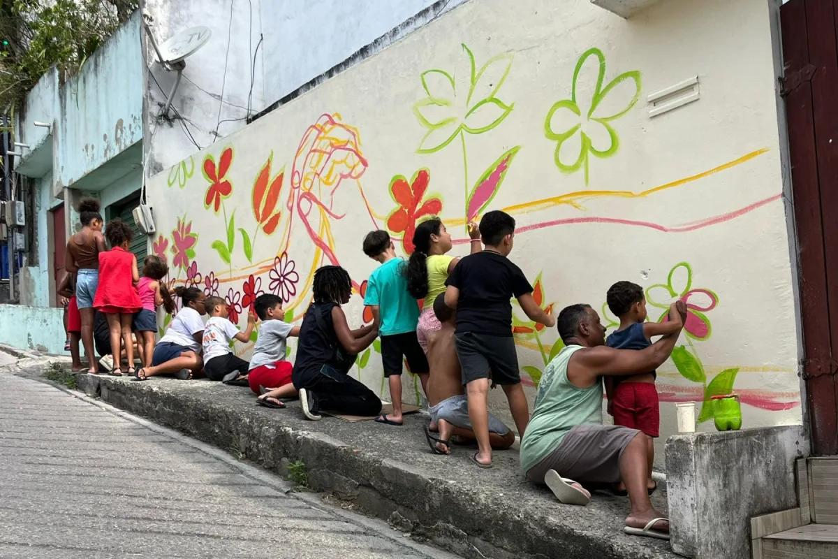 Ação com crianças no Morro do Preventório, Niterói