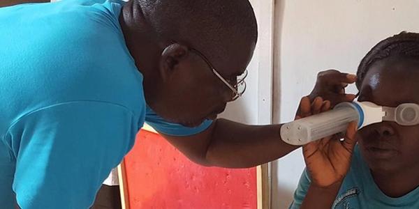 Affordable vision screening for developing communities