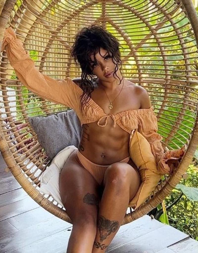 Ebony Griffith (Ejay)