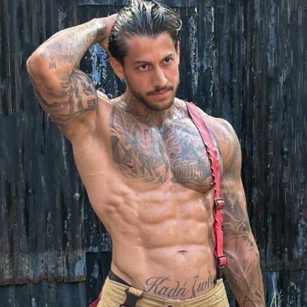  Steven Giannopoulos