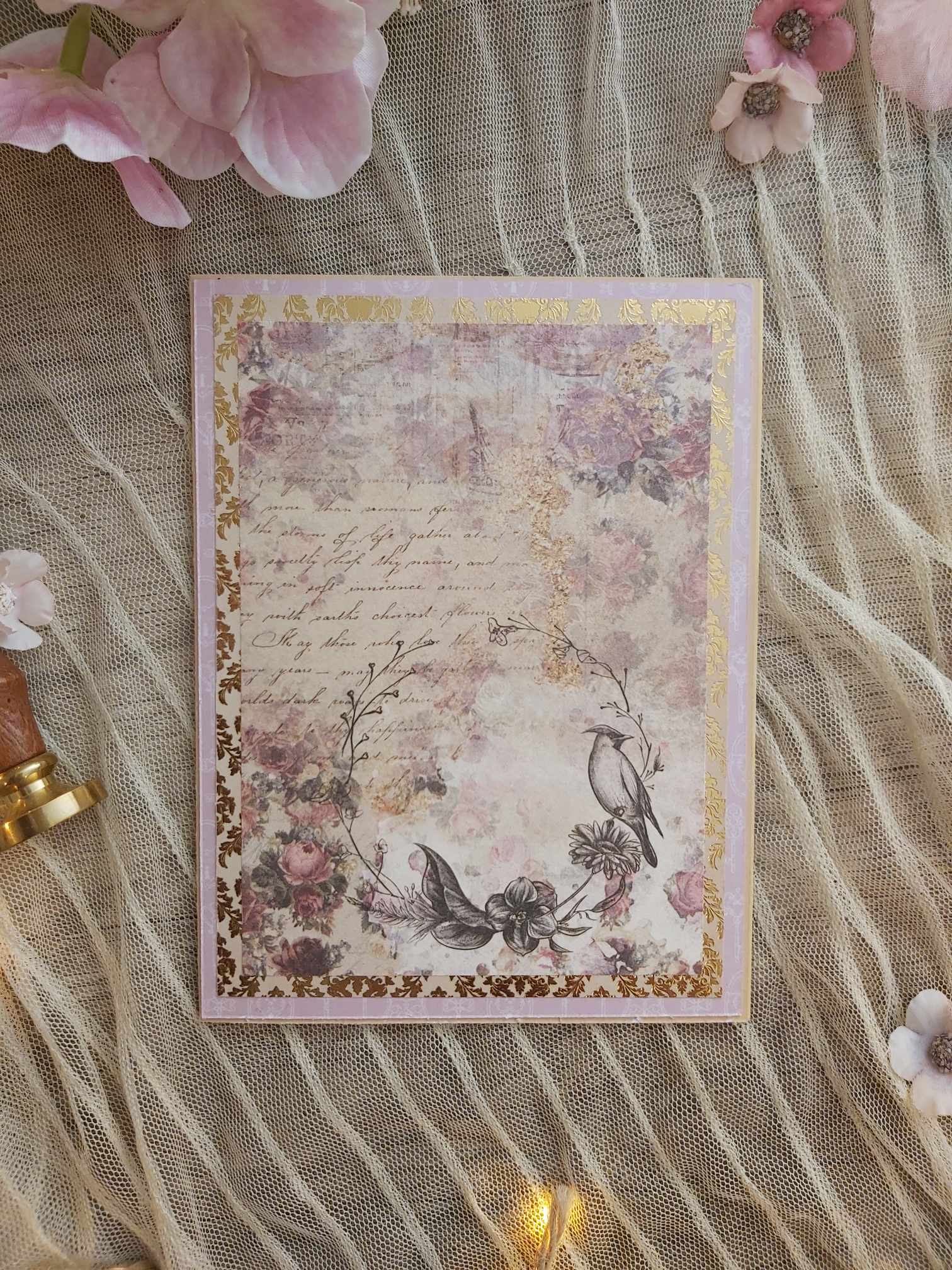 Luxusné handmade blahoželanie na narodeniny – kvetinová vintage pohľadnica pre ženu