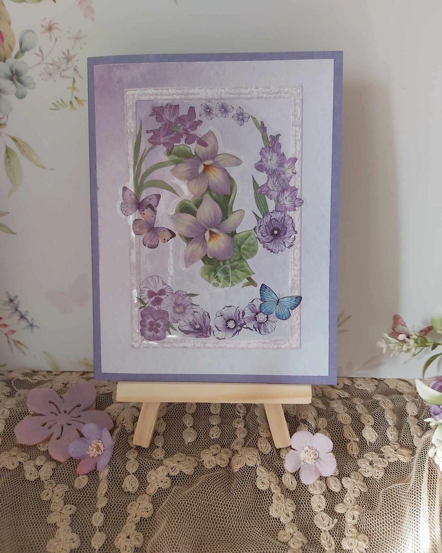 fialové kvety pohľadnica handmade blahoželanie