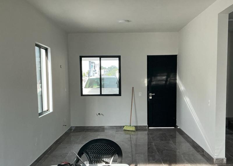 Antes de la remodelación de puerta y ventana izquierda