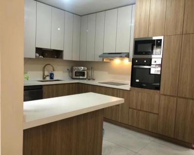 Cocina para una familia grande: buscando un espacio de convivencia para todos