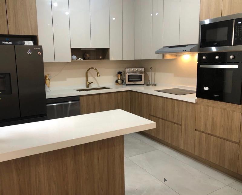 Cocina Integral - Cocina para una familia grande: buscando un espacio de convivencia para todos