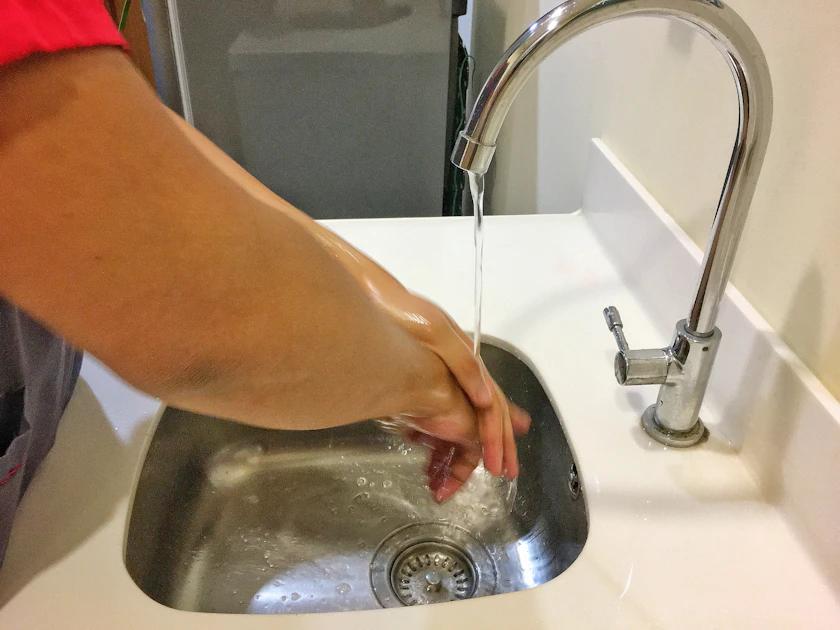 Moka pot hand washing sink