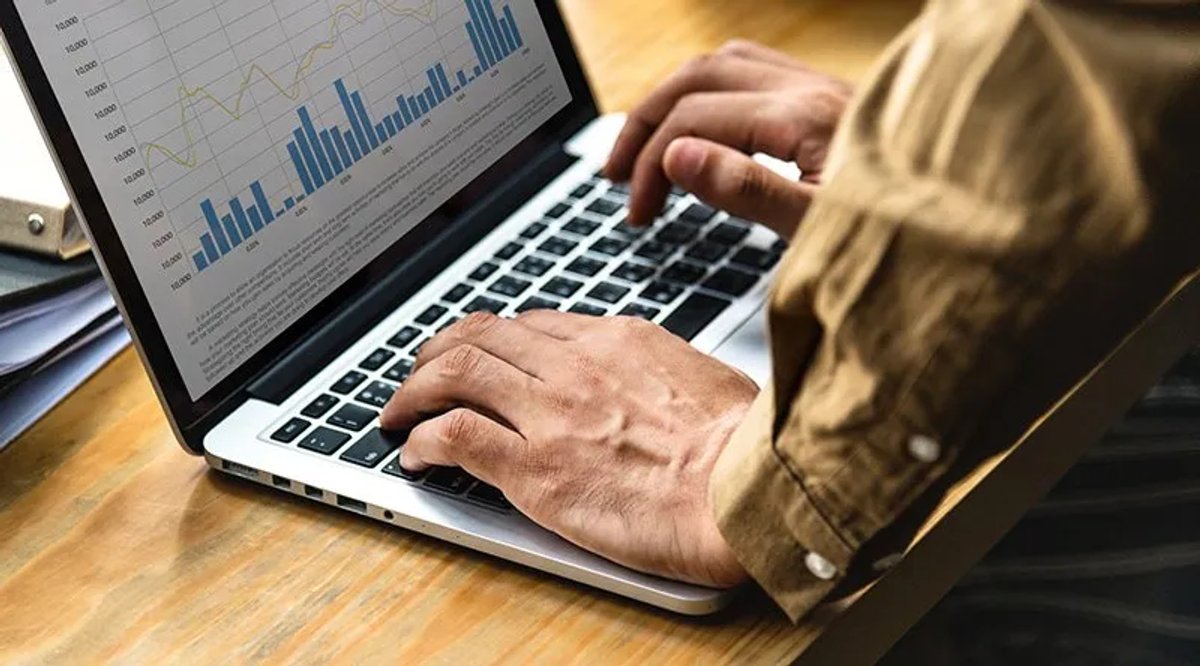metrics-on-computer-screen