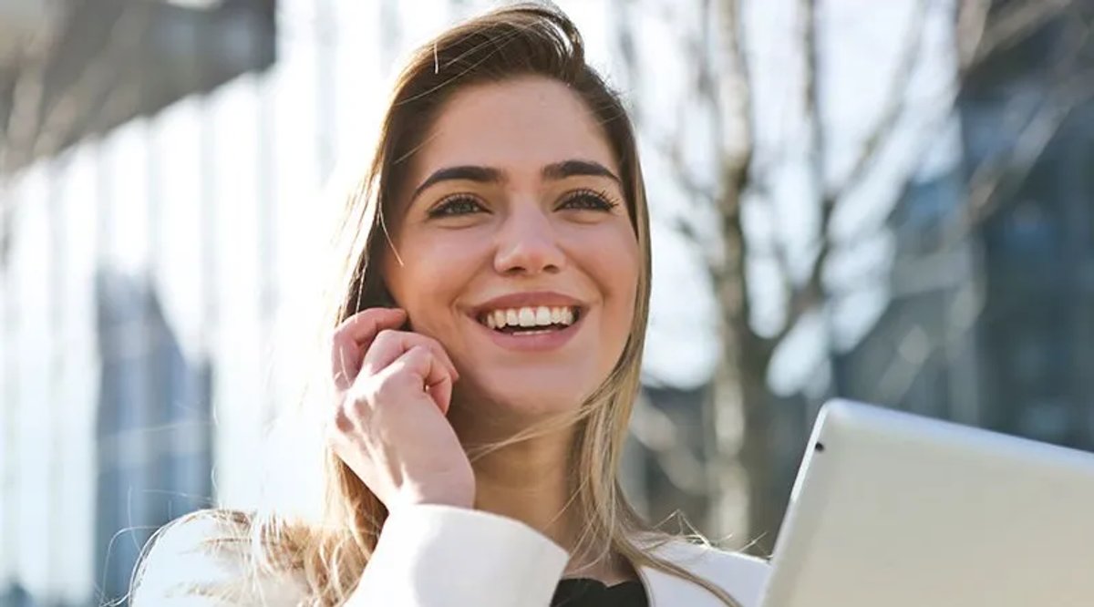 businesswoman-career-communication