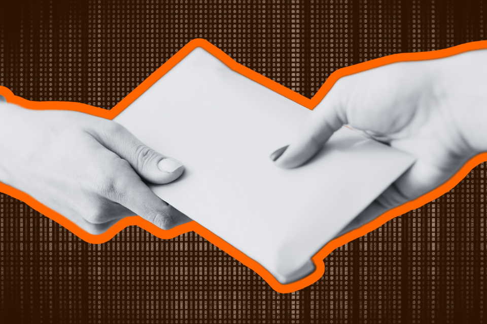 How to Nail the Sales to Customer Success Handoff: 5 Tips to Help + Email Template