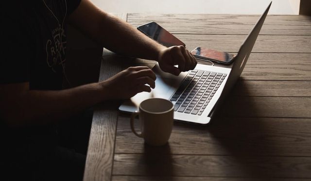 5 LinkedIn Hacks That are Sure to Boost Your ROI