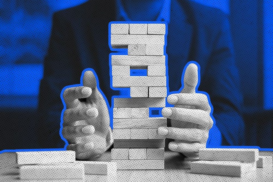 How to Build a Sales Process: 8 Essential Steps and 6 Strategies for Success