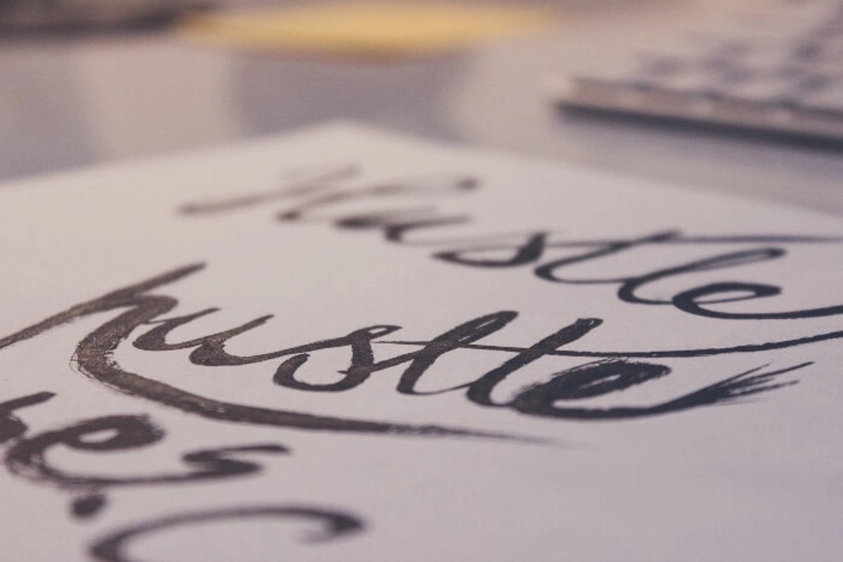 How to get first 10 customers - Hustle