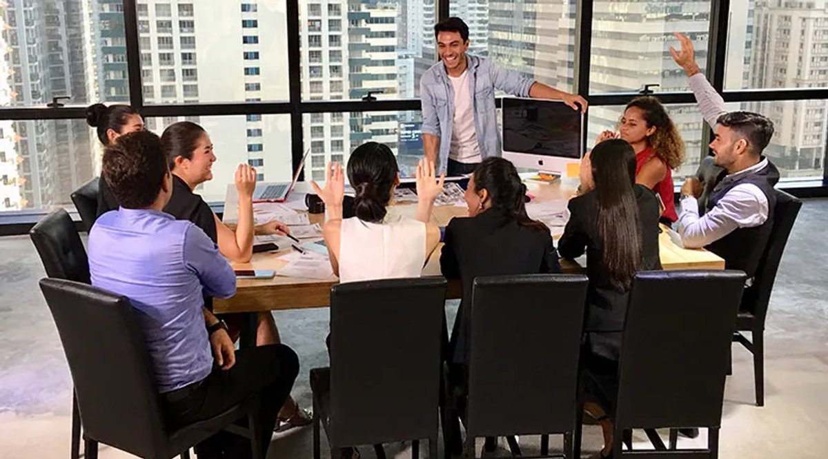 team-meeting-collaboration