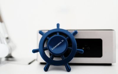 Setup Kubernetes Cluster Lokal dengan Minikube: Deploy Aplikasi Multi-Service dan Debugging