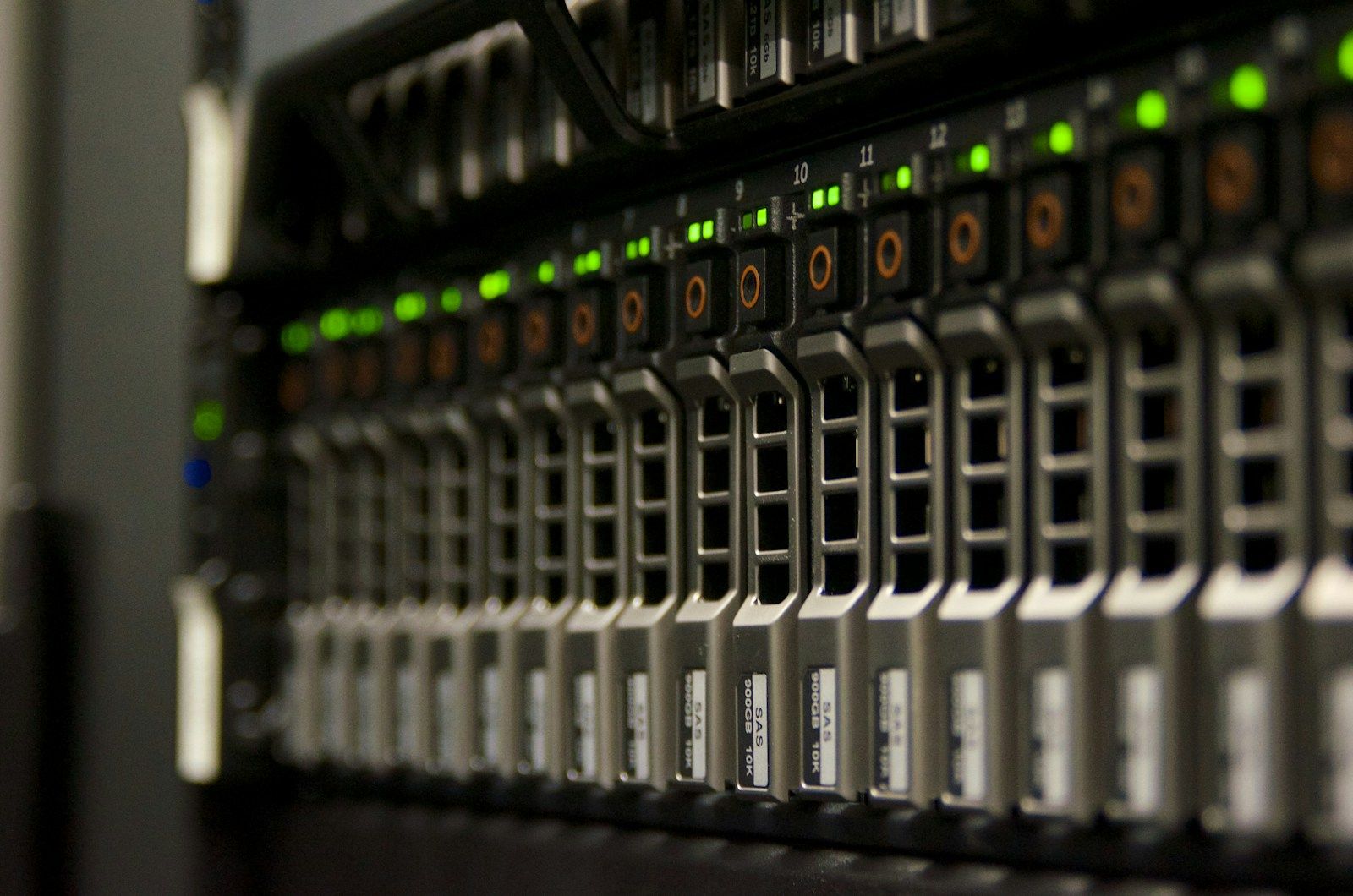 Membangun Docker Image yang Aman: Best Practices untuk Keamanan Container