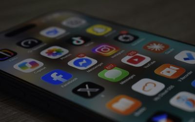 Mengelola State Aplikasi React Native dengan Zustand: Persistensi dan Sinkronisasi Data Offline