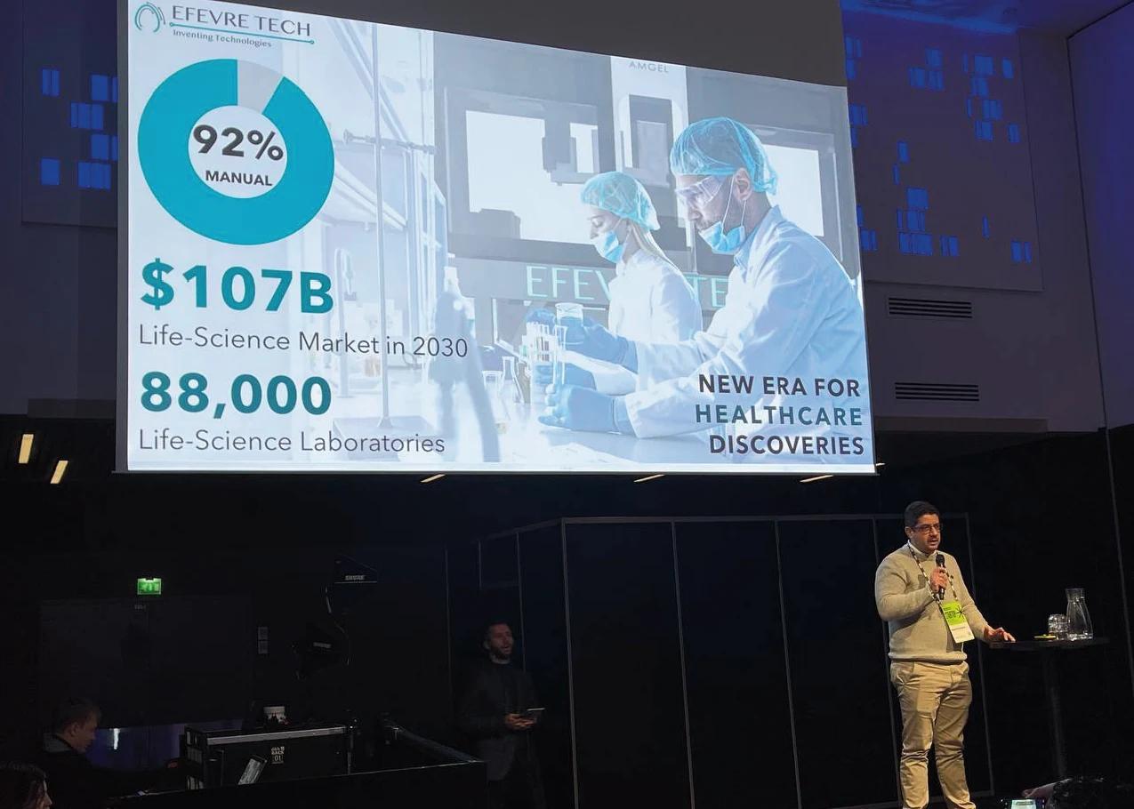 Dimitris Kyriakou pitching at SLUSH 2023
