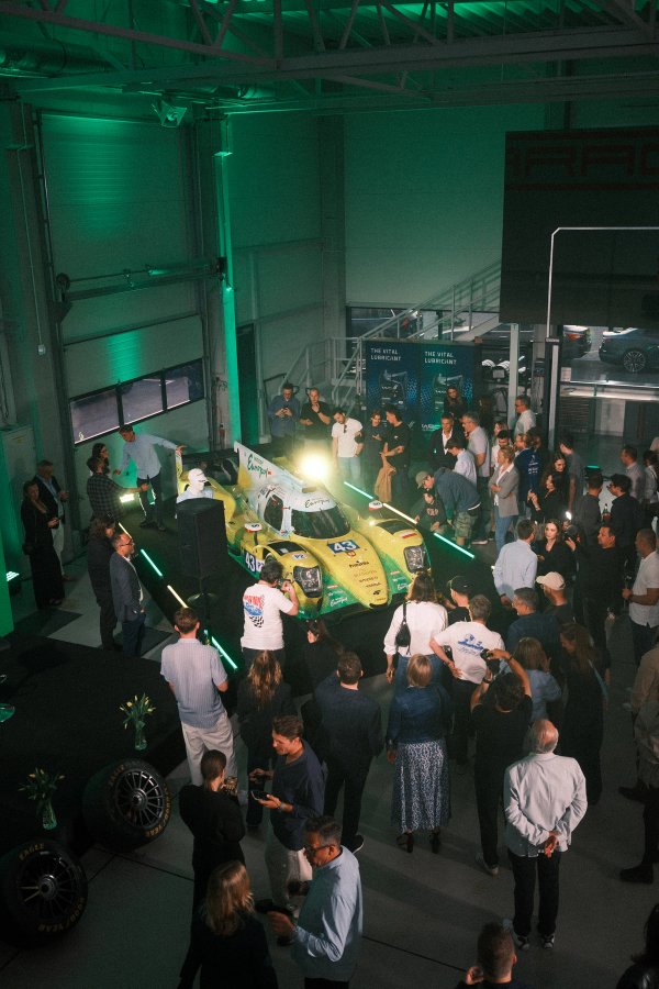 Detail of the Lange & Lange art-car livery on the Inter Europol Dallara LMP2