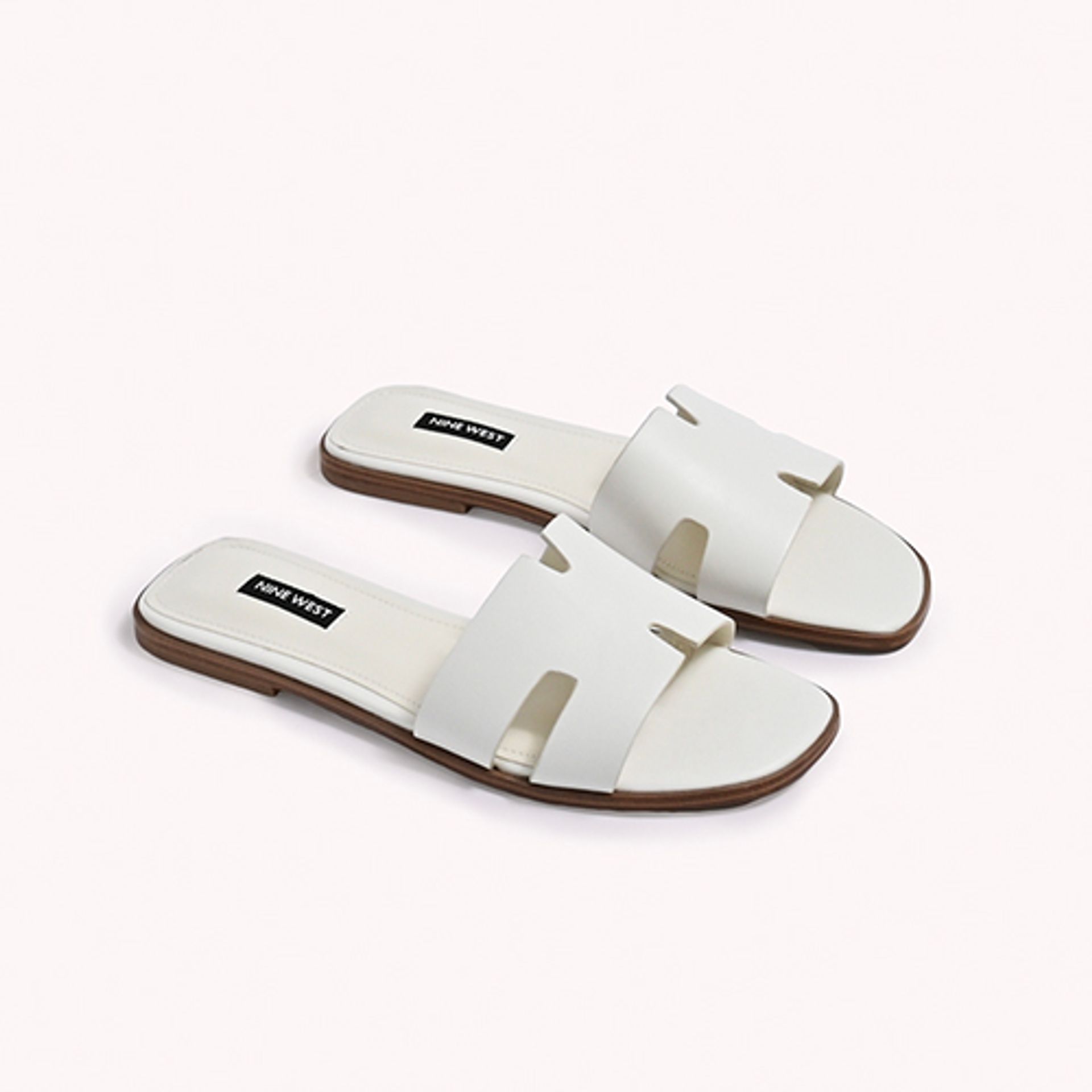 Nine West Womens White Leather Giselle Slide Oran Sandals