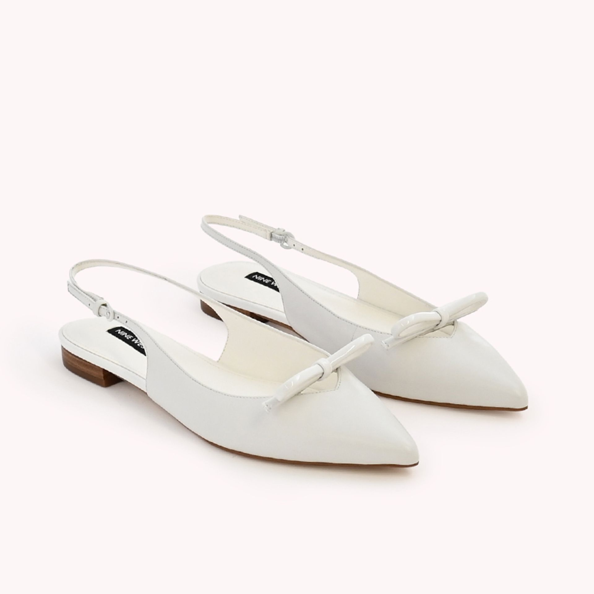 Nine West Womens White Flats with Bows