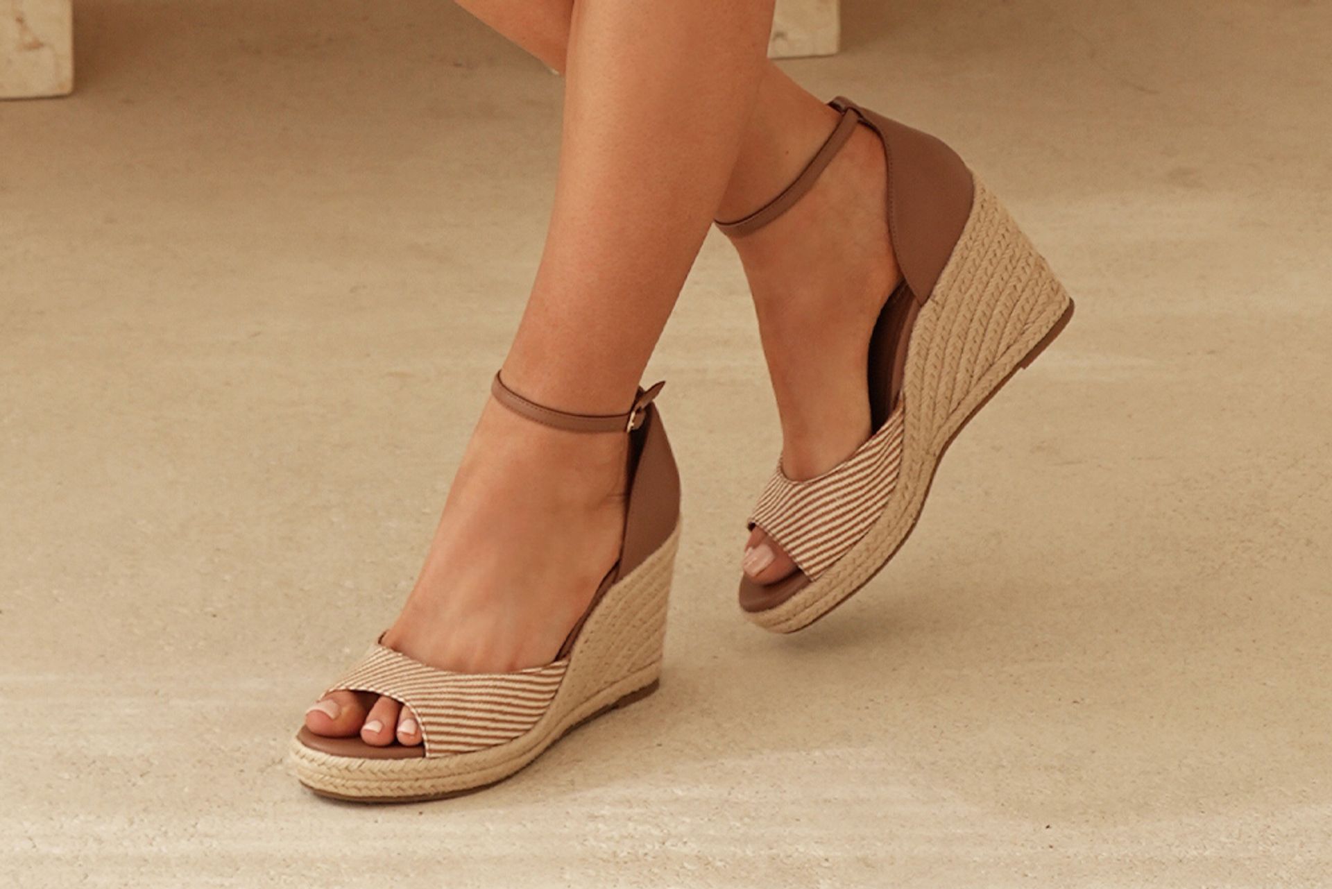 Nine West Womens White Brown Raffia Wedges